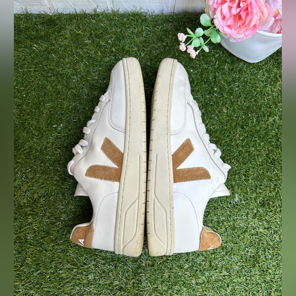 VEJA V 90 SNEAKERS IN WHITE AND CAMEL LEATHER women size 8 - Picture 10 of 16